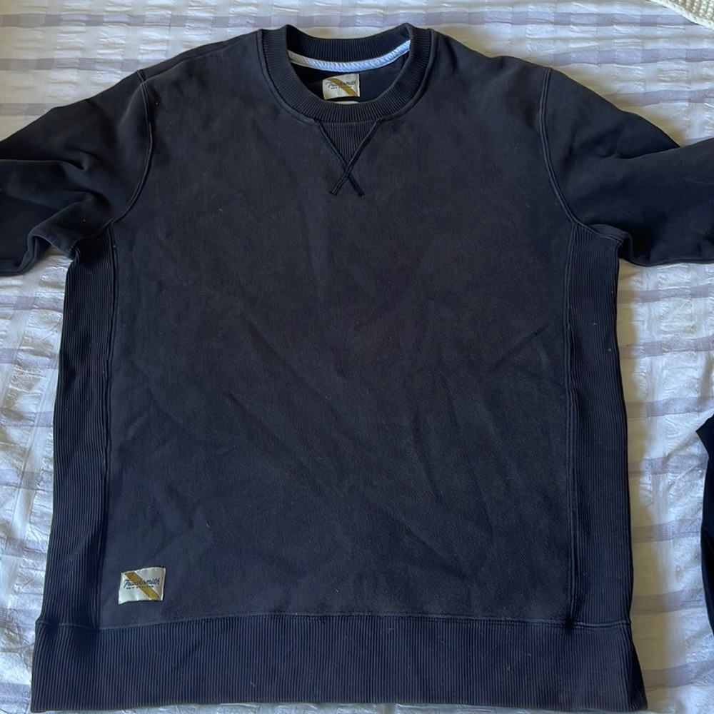 Tracksmith pull over